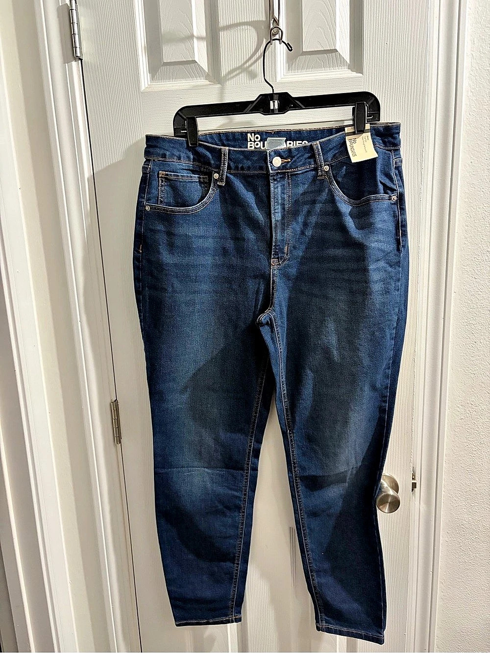 No Boundaries High Rise Skinny Jeans Skinny Jeans in Blue Waist 16 NWT